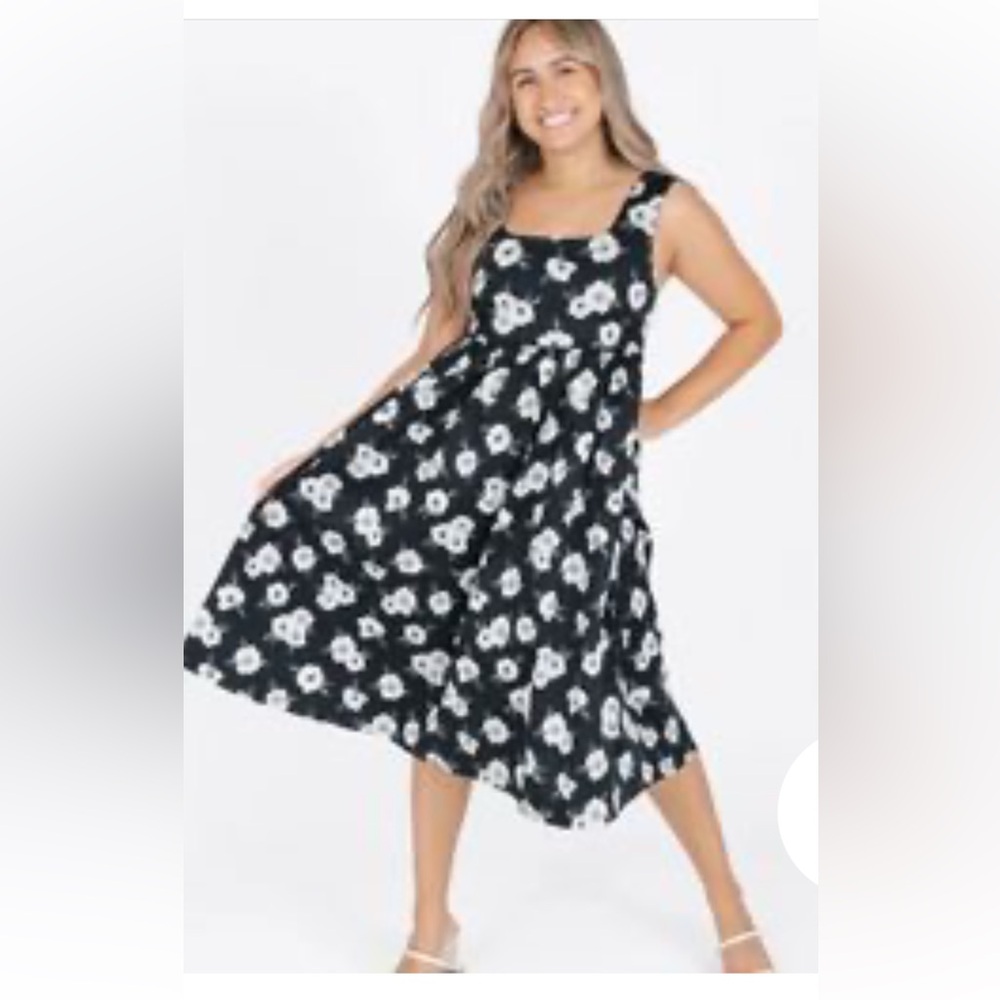 Smash + Tess Midnight Bloom Floral Dress with pockets Sz Lrg